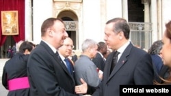 İlham Əliyev və Rəcəb Tayyib Ərdoğan Vatikanda, 8 aprel 2005
