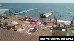 Пляж Судака, июль 2021 года