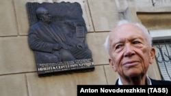 Sergei Khrushchev attends the unveiling ceremony for Soviet leader Nikita Khrushchev's commemorative plaque in Moscow in June 2015.