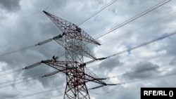 Premierul Ilie Bolojan spune că, urmare a unor „băieți deștepți” din energie, facturile au crescut artficial cu câteva puncte procentuale.