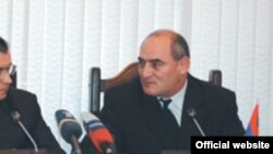 Ermənistanın Daxili İşlər naziri Ayk Arutunyan