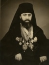 Молодой Илия II (в миру — Ираклий Георгиевич Гудушаури-Шиолашвили). Фотография сделана в 1967 году — за десять лет до интронизации.