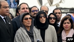 د عمران خان خویندې محکمې مخ ته - عکس پخوانی دی 