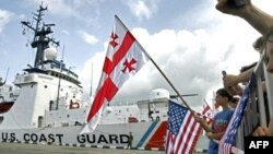 Сторожевой корабль береговой охраны ВМС США «Даллас» в порту Батуми (архивное фото)