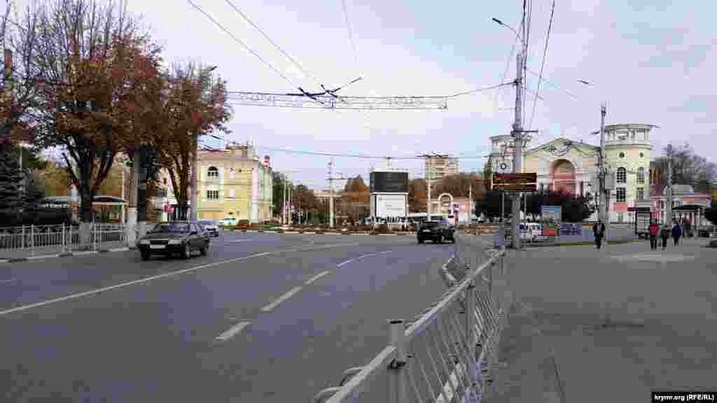 Вид на площадь Советскую со стороны проспекта Кирова