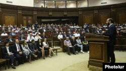 Armenia -- Parliament speaker Ararat Mirzoyan speaks during parliamnetary hearings on transitional justice, Yerevan, May 24, 2019.