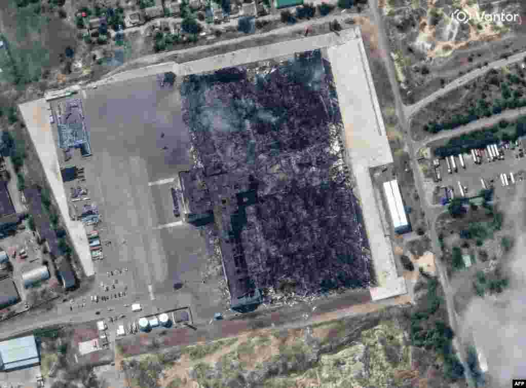 Satellite images released by Vantor show a Wildberries warehouse in Volgograd, Russia, on July 14 and then on August 1 following an attack by Ukrainian drones.