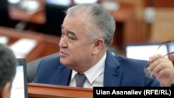 Қырғызстан парламенті депутаты, «Атамекен» партиясының жетекшісі Омурбек Текебаев.