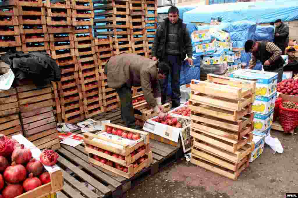 Bakının Yaşıl bazarından lövhələr #18