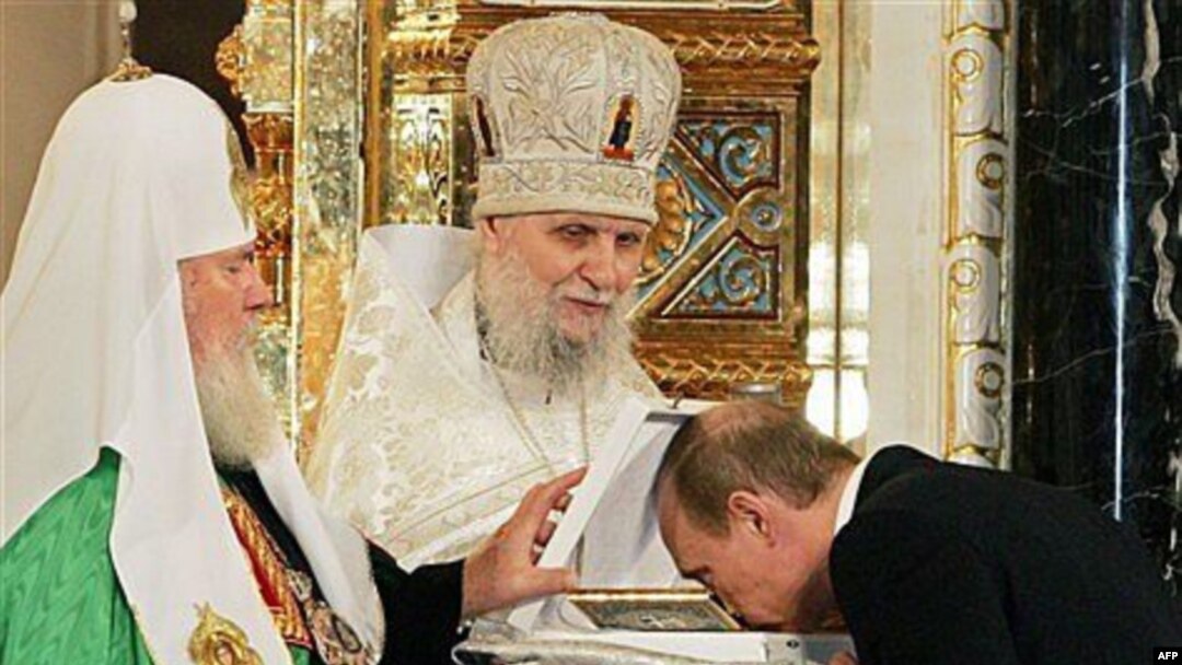 Церковь в России становится все ближе к государству