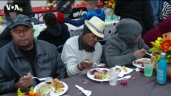 "Мой дом - улица": в Лос-Анджелесе кормят бездомных в День благодарения