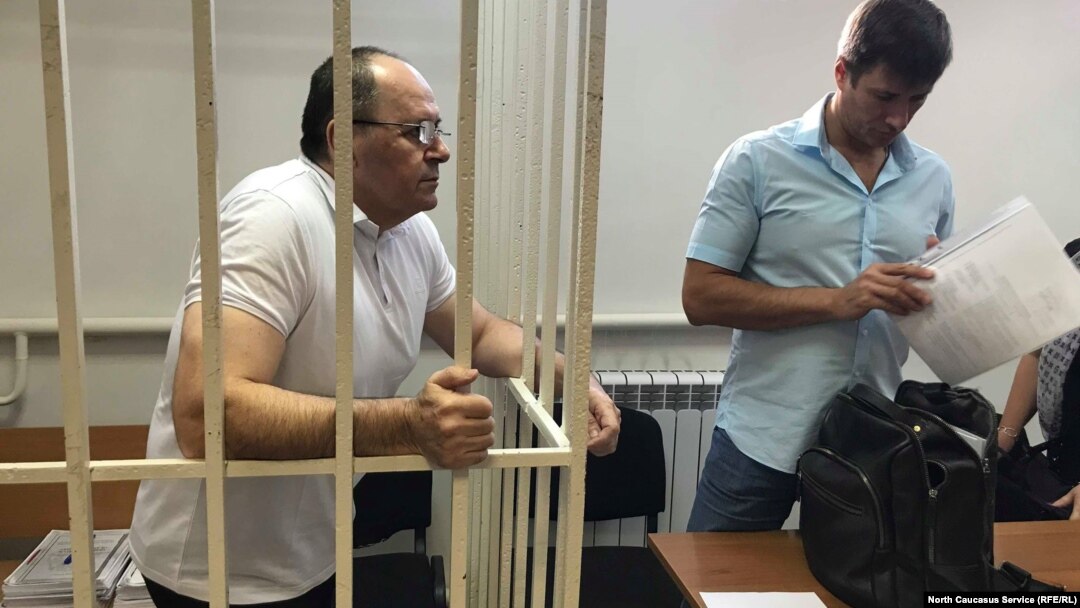 Оюб Титиев и его адвокат Петр Заикин, 20 сентября 2018 г. 