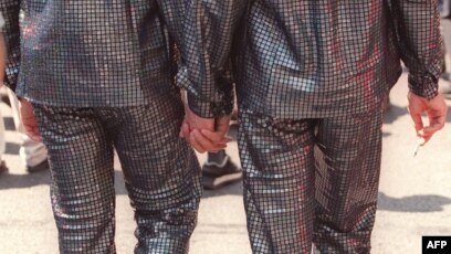 Жасы жалаңаш американдық қыздар