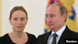  Katajina Pelçinskaya-Nalenç ve Vladimir Putin