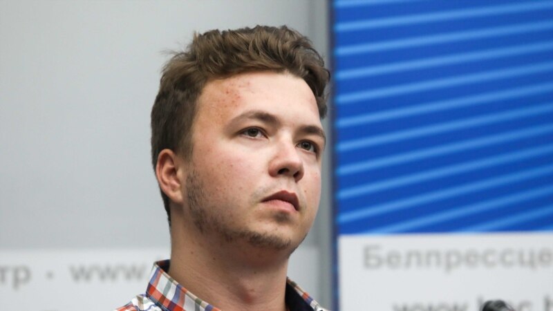 Beloruski novinar Pratasevič kaže da više nije u kućnom pritvoru 