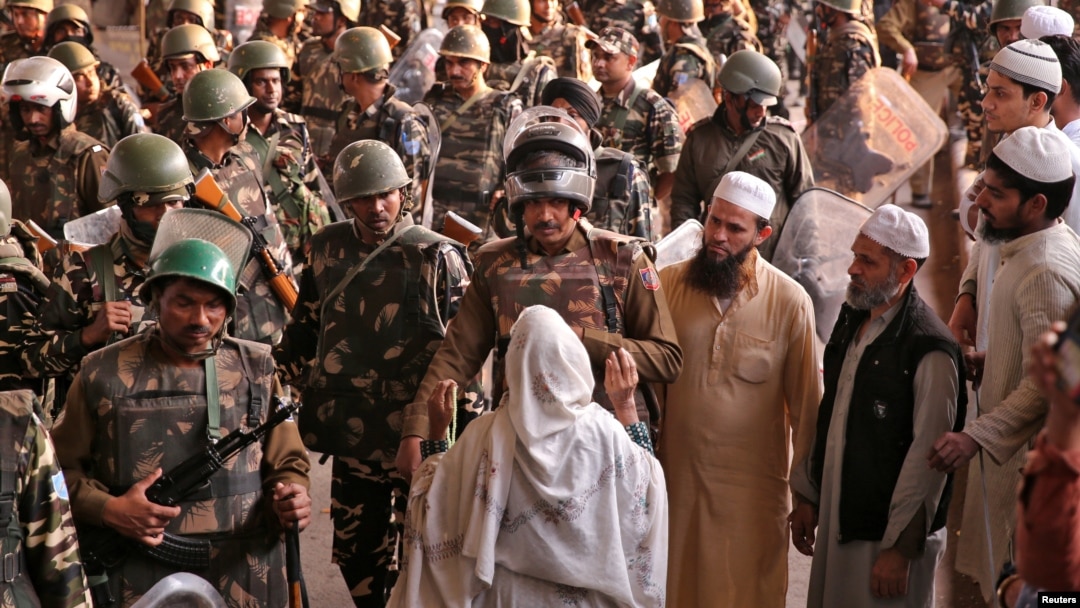 Колледждегі жалаңаш кештер