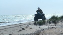 Наряд пограничной службы Украины осуществляет проверку побережья Азовского моря, 21 апреля 2021 года