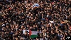 مراسم تشییع و خاکسپاری فلسطینیان کشته شده در حمله نیروهای اسرائیلی به نابلس