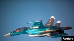 Un aparat Su-34 din forțele militare ruse