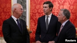 Слева направо: Кирилл Дмитриев и советники президента США Джаред Кушнер и Стив Уиткофф