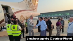 Ігар Сергяенка пасьля прызямленьня ў Найп’іда