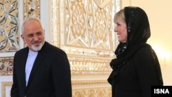 Иран сыртқы істер министрі Мохаммад Жавад Зариф пен Австралия сыртқы істер министрі Джули Бишоп. 