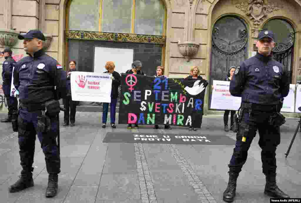 &quot;Prvenstveno je važno da danas izrazimo solidarnost sa ženama u Avganistanu i da izrazimo divljenje njihovoj borbi u nemogućim okolnostima i zapravo da poručimo da je vojno rešenje bilo kog sukoba potpuna katastrofa&quot;, rekla je aktivistkinja Staša Zajović za Radio Slobodna Evropa (RSE).