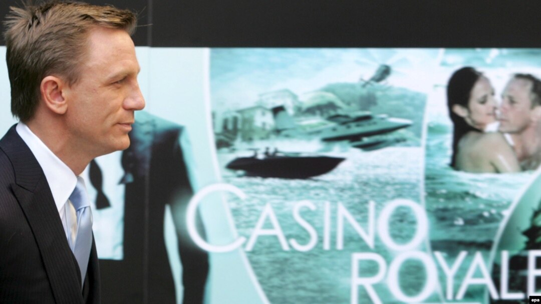 Muntenegru, țară de spioni și corupție, este decorul ficțional din episodul Casino Royale'al francizei James Bond, chiar dacă filmarea a avut loc în... Karlovy Vary, Cehia. 
