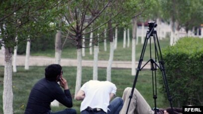 Көшеде үлкен сиськи бар порно