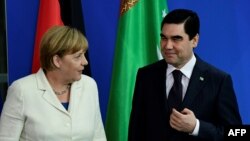 Angela Merkel və Gurbanguly Berdymukhamedov