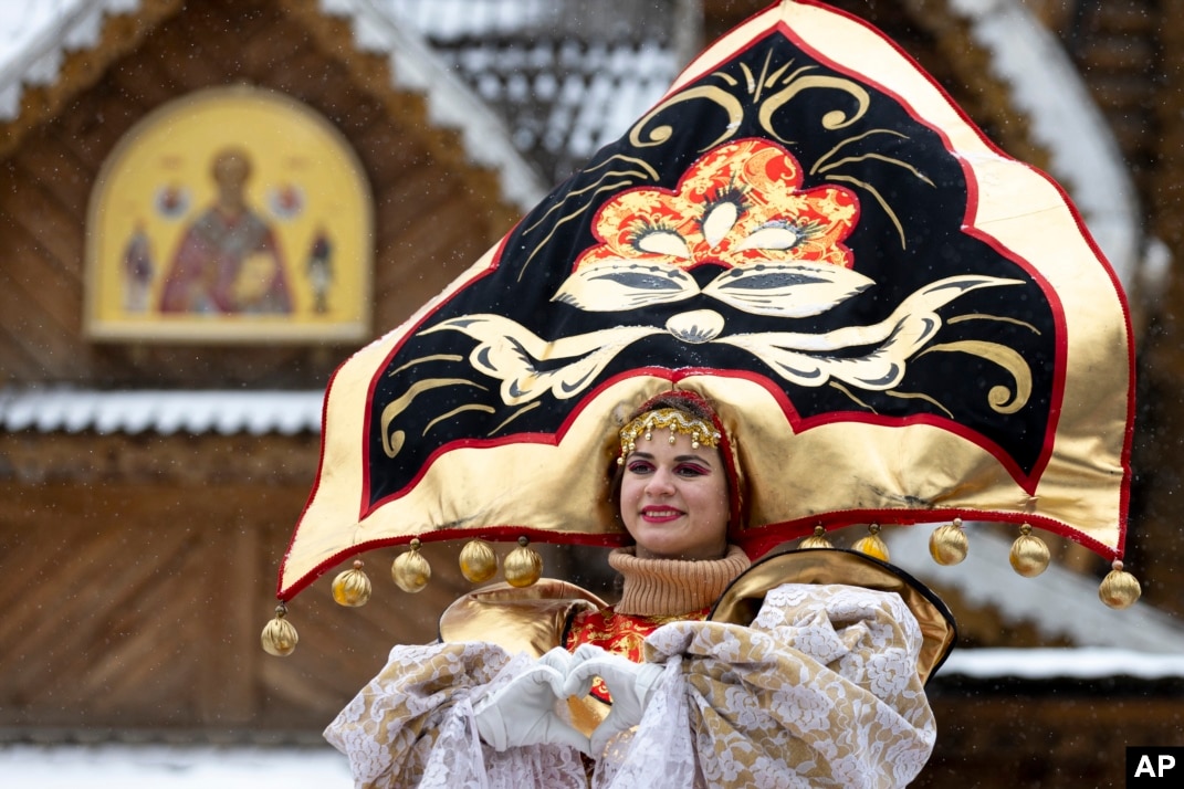 Pancakes And Pugilism: Russia's Fiery Maslenitsa Marks Winter's End