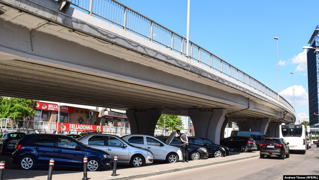 Guvernul prelungește plafonarea prețurilor RCA cu încă trei luni.