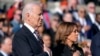 Joe Biden i Kamala Harris na groblju Arlington kod Washingtona, SAD, 11. novembra 2024.