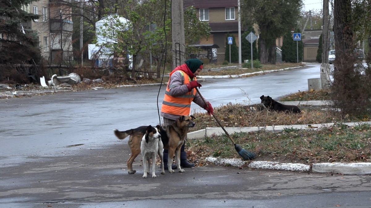 Співробітниця ЖКГ у центрі Покровська