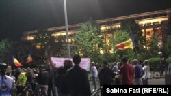 Антикоррупционный протест на центральной площади в Бухаресте. 3 мая 2017 года.