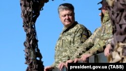 Порошенко заявив, що в Україні будують 184 гуртожитки для військових