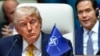 Прэзыдэнт ЗША Дональд Трамп і дзяржсакратар ЗША Марка Рубіё (справа) падчас саміту NATO ў Анкары, 8 ліпеня 2026 году