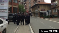 Policija u centru Prištine, 8. april 2016. 
