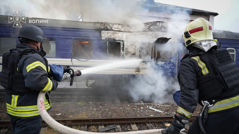 Russian Strikes Hit Ukraine Border Crossings, Near Johnson