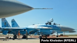 Avioane Su-27 ale Forțelor Aeriene Ucrainene pe aerodromul militar din Myrhorod, 14 iulie 2021.