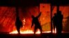 Заворушення в Північній Ірландії: спалений автобус і десятки постраждалих поліцейських 