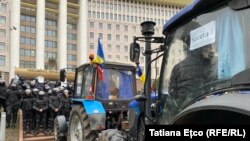 Fermierii moldoveni protestează în fața Parlamentului Republicii Moldova, 16 decembrie 2020