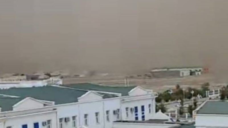 Türkmenistanda turan güýçli ýel elektrik üpjünçiligine, jaýlara we ekerançylyga zyýan ýetirdi