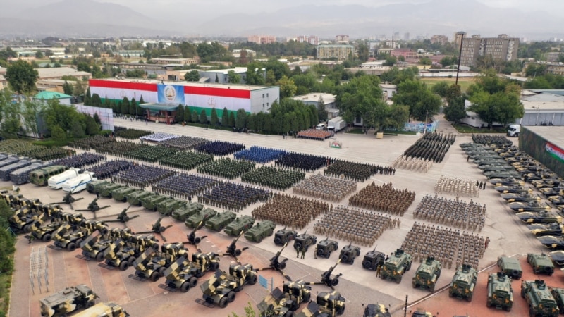 В Таджикистане вводится новый вид службы в армии - за деньги  