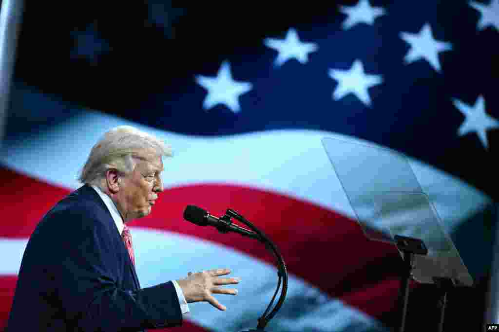 Президент США Дональд Трамп выступает на саммите "Инициатива будущих инвестиций" в Майами-Бич, штат Флорида, 27 марта 2026 года. Mandel NGAN / AFP