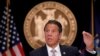 Andrew Cuomo New York-i kormányzó a koronavírus-járvány kitörését követő napi sajtótájékoztatók egyikén Manhattanben, 2020. július 13-án