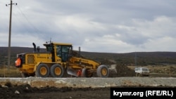 Сімферополь, важка інженерна техніка у пітерських автошляховиків, 29 вересня 2017 року