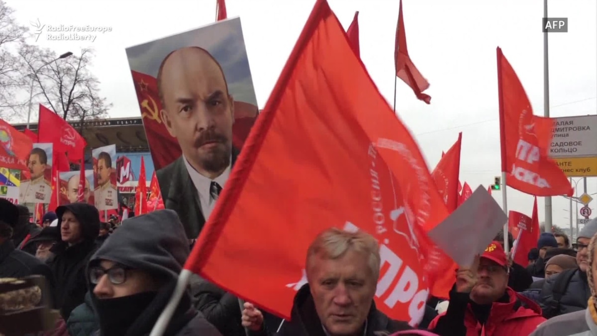 Russia S Communists Mark Centenary Of Bolshevik Revolution Kremlin Plays It Down