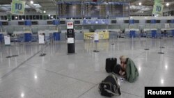 Аеродромот Елефтериос Венизелос во Атина