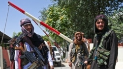 Luftëtarë talibanë në Kabul në gusht të vitit 2021, kur grupi militant rimori kontrollin e Afganistanit. 